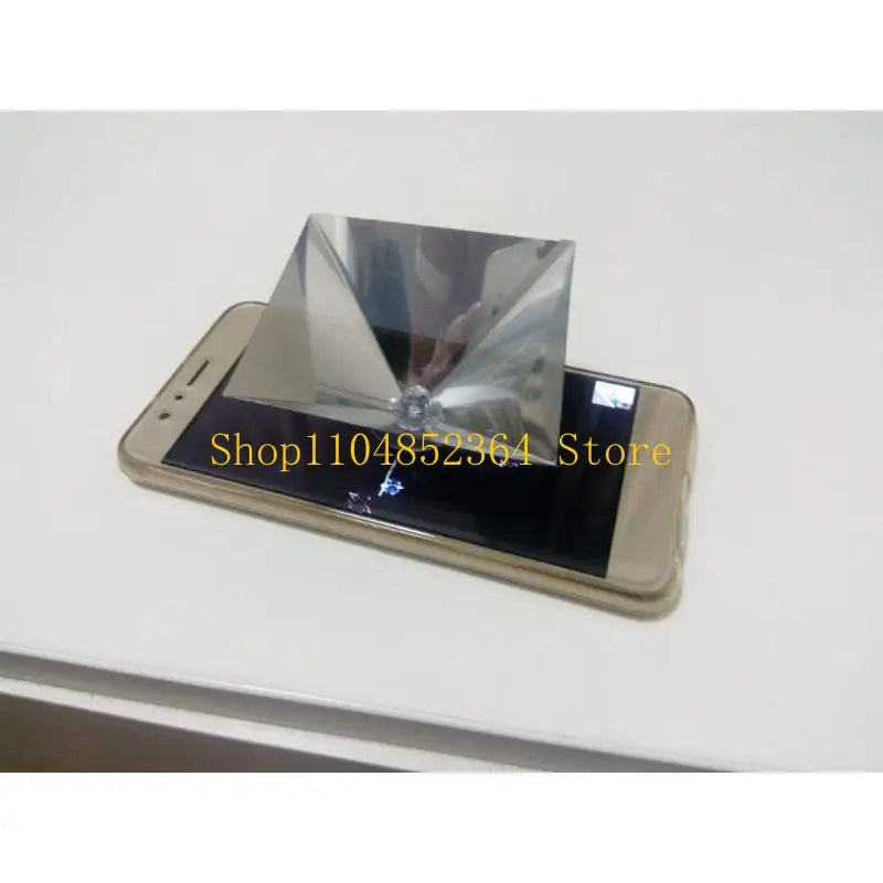 Smartphone Projecteur d'hologramme 3D Images à 360 degrés Supports projecteur 3D Projecteur py-ramide N'importe quel smartphone